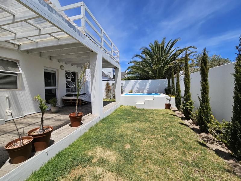 4 Bedroom Property for Sale in Golden Mile Western Cape